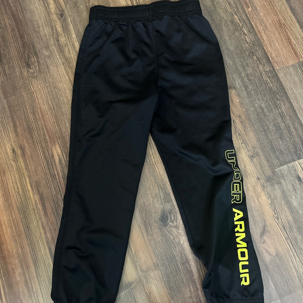 Under Armour Bright Green/Black 2pc set - Zip up Jacket and Joggers Kids size 6 - Picture 11 of 12